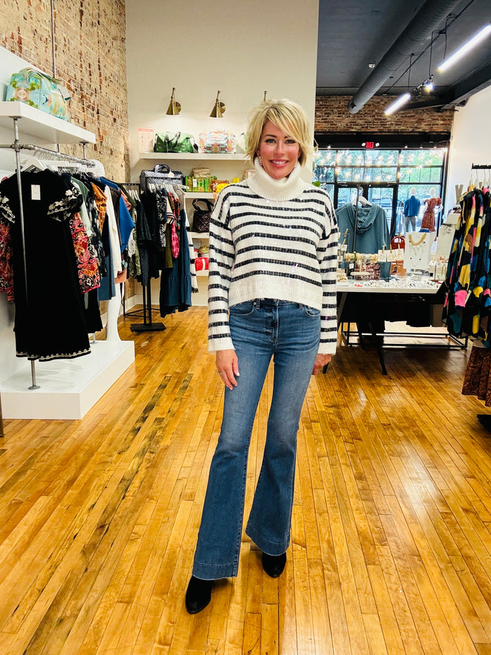 Kinsley Mid Rise Ultra Flare Jeans in Avenue